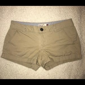 Women’s short khaki shorts
